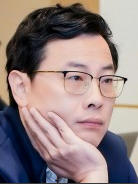 Qiang Yang.jpg